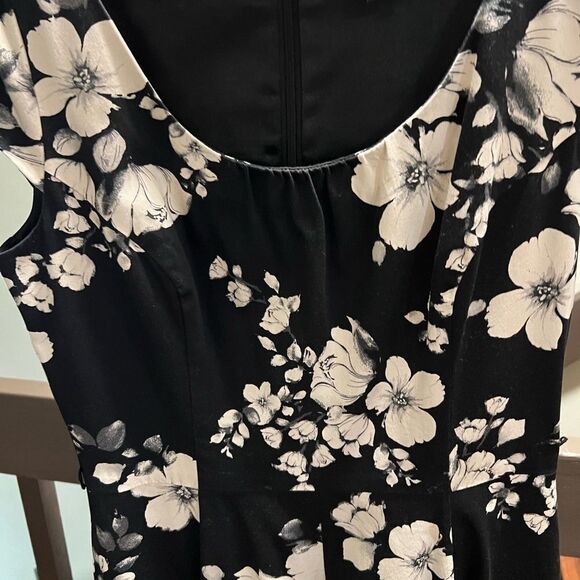 Like New Condition WHBM Floral Black & White Dress with can-can Size 4 #110 - Picture 2 of 7